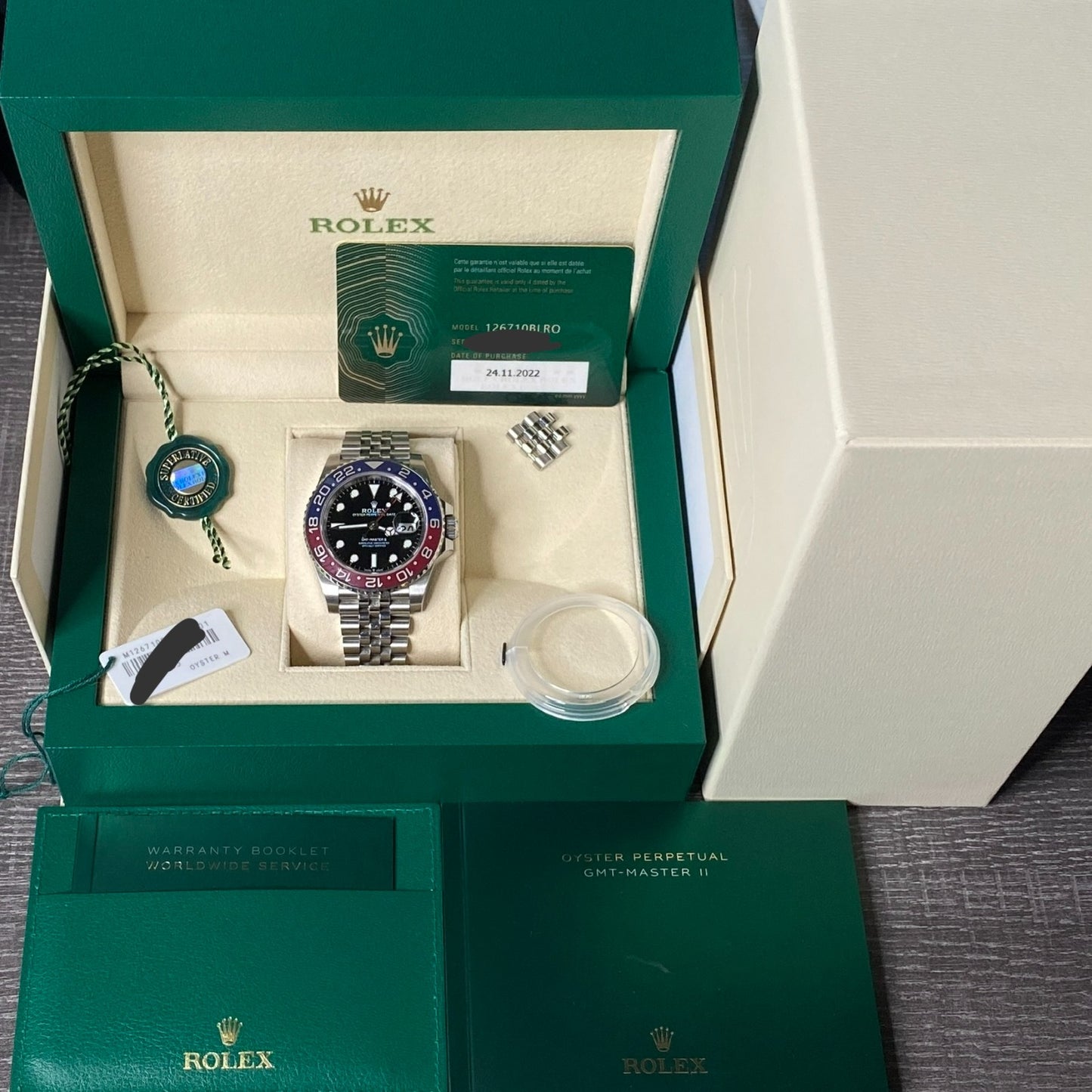 Rolex GMT-Master II "Pepsi" – 40mm Jubilee Bracelet | Red & Blue Cerachrom Bezel